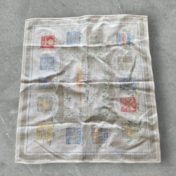 Vintage linen Sicily Italy handkerchief - Picture 2 of 4
